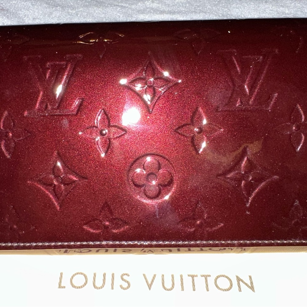 Louis Vuitton MF Chaine Wallet Vernis Amarante